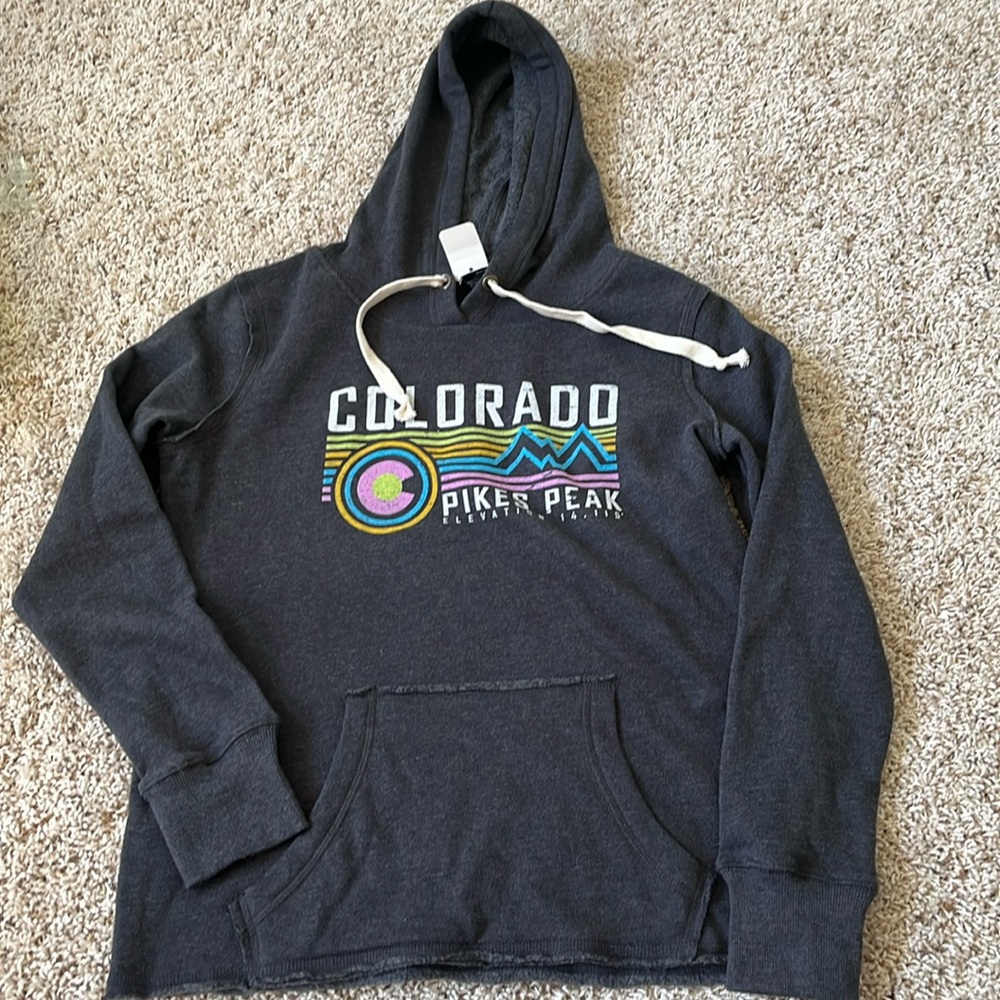 Pikes Peak in again hoodie, size L